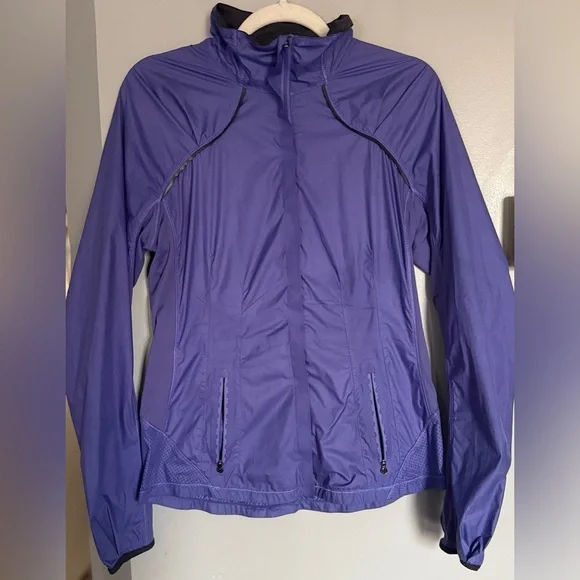 Lululemon Run: Essential Jacket - Picture 5 of 10